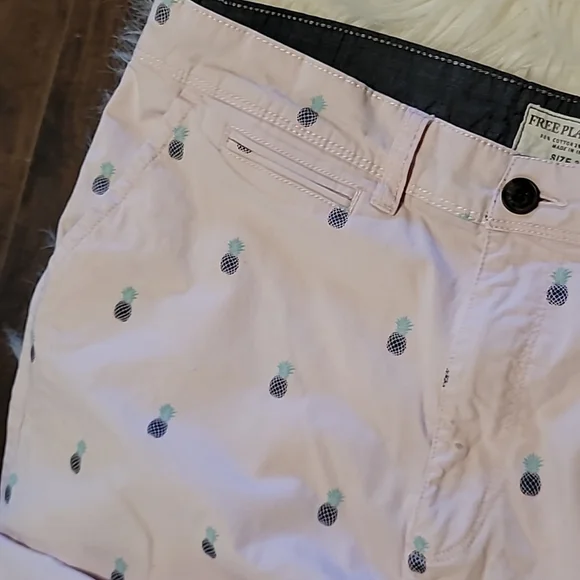 Free planet chino shorts, pineapple pink for mens. Size:34 - Picture 7 of 12